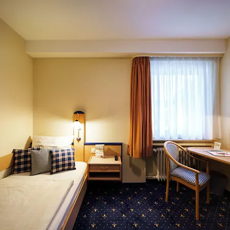Otel Ruedesheimer Hof 3*